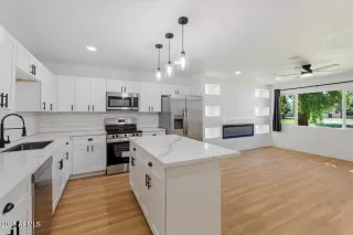 Photo #5: 6935497 Listing