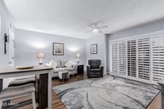 Photo #3: 6935553 Listing