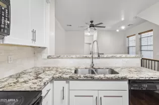 Photo #6: 6935569 Listing 