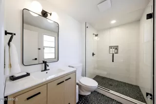 Photo #6: 6935619 Listing 