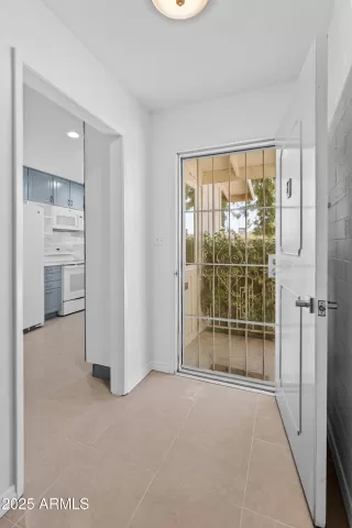 Photo #6: 6935721 Listing 