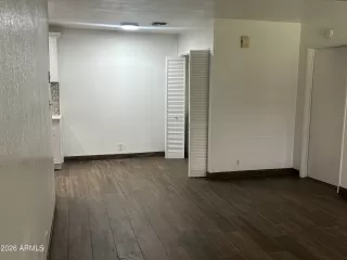 Photo #5: 6936066 Listing 