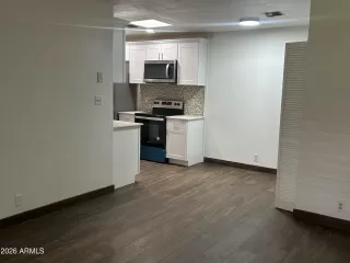 Photo #6: 6936066 Listing 