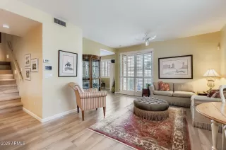 Photo #4: 6936095 Listing 