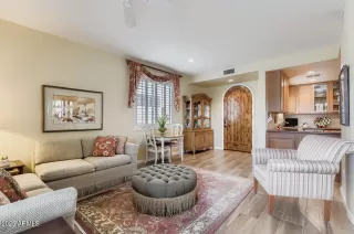 Photo #5: 6936095 Listing 