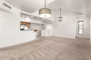 Photo #3: 6936117 Listing 