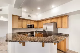 Photo #5: 6936117 Listing 