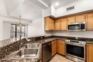 Photo #6: 6936117 Listing 
