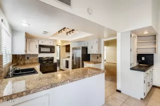 Photo #6: 6936168 Listing 