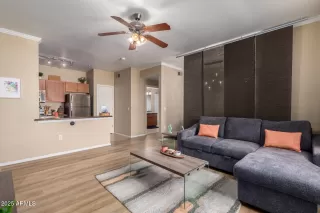 Photo #5: 6936238 Listing 