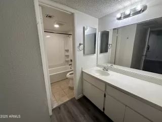Photo #6: 6936290 Listing 