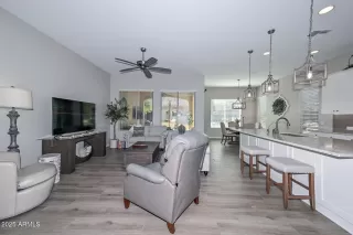 Photo #3: 6936385 Listing