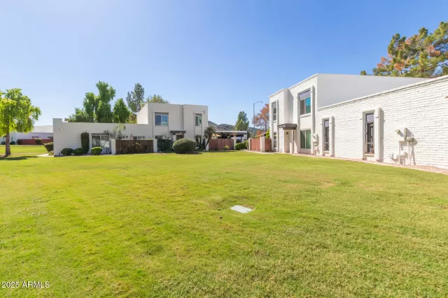 MLS: 6936405 Condo For Sale