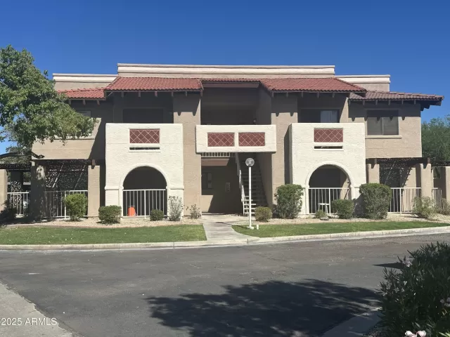 MLS: 6936530 Condo For Sale