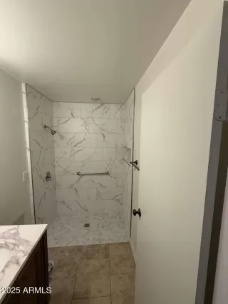 Photo #3: 6936595 Listing 