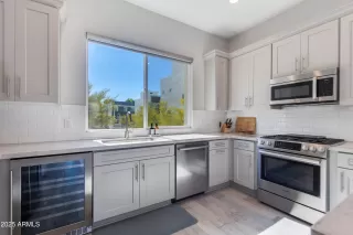 Photo #4: 6936784 Listing 