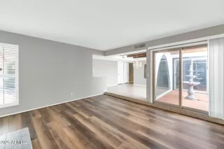 Photo #4: 6936905 Listing