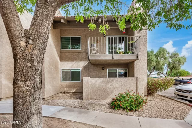 MLS: 6937103 Condo For Sale