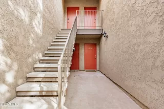 Photo #6: 6937103 Listing 