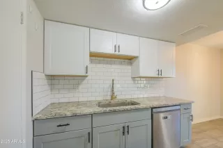 Photo #3: 6937135 Listing 