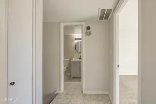 Photo #6: 6937135 Listing 