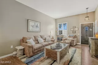 Photo #5: 6937357 Listing 