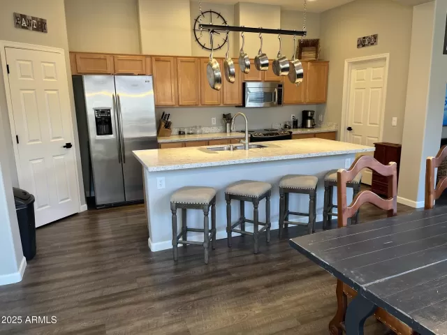 MLS: 6937386 Condo For Sale