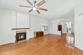 Photo #5: 6937524 Listing 