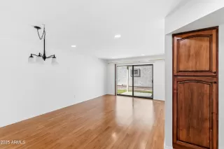 Photo #2: 6937542 Listing 