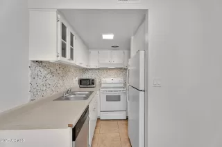 Photo #4: 6937597 Listing 