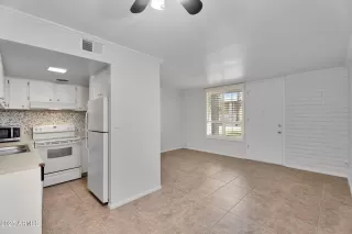 Photo #6: 6937597 Listing 