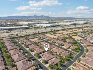 Photo #4: 6937614 Listing