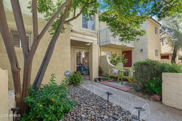 MLS: 6937632 Condo For Sale