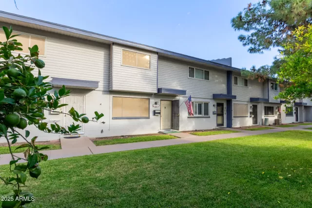 MLS: 6937668 Condo For Sale