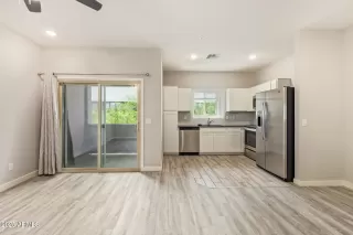 Photo #6: 6937718 Listing 