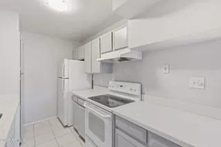 Photo #2: 6937761 Listing