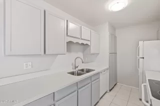 Photo #3: 6937761 Listing