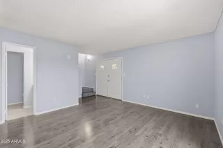 Photo #5: 6937761 Listing