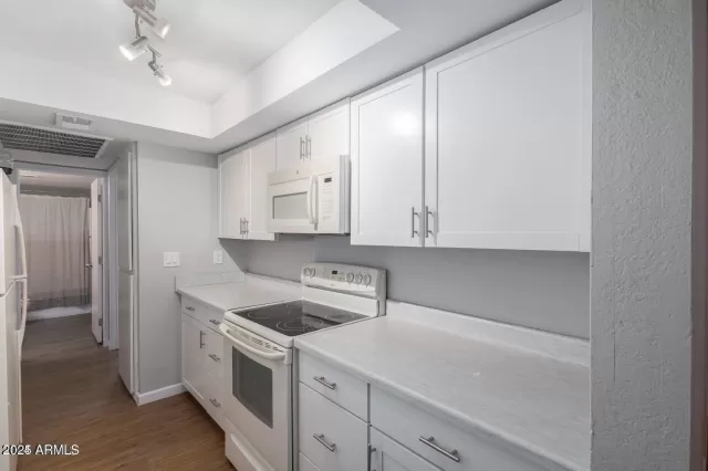 MLS: 6937842 Condo For Sale
