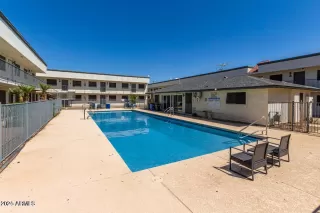 Photo #4: 6937842 Listing