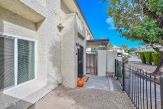 Photo #3: 6937871 Listing 