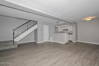 Photo #5: 6937871 Listing 