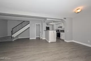 Photo #6: 6937871 Listing 