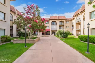 Photo #3: 6937872 Listing