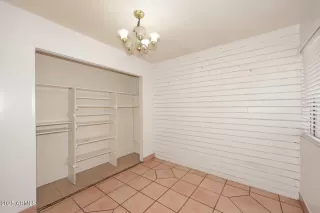 Photo #4: 6937876 Listing