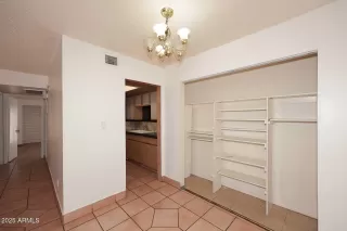 Photo #5: 6937876 Listing