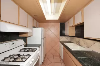 Photo #6: 6937876 Listing