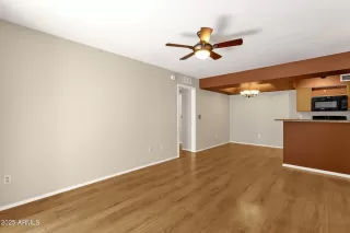 Photo #6: 6937928 Listing 