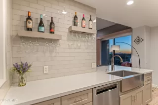 Click for more information on MLS # 6938031 : 2302 N CENTRAL AVENUE#401 More Details about MLS # 6938031 : 2302 N CENTRAL AVENUE#401