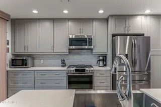 Photo #5: 6938031 Listing